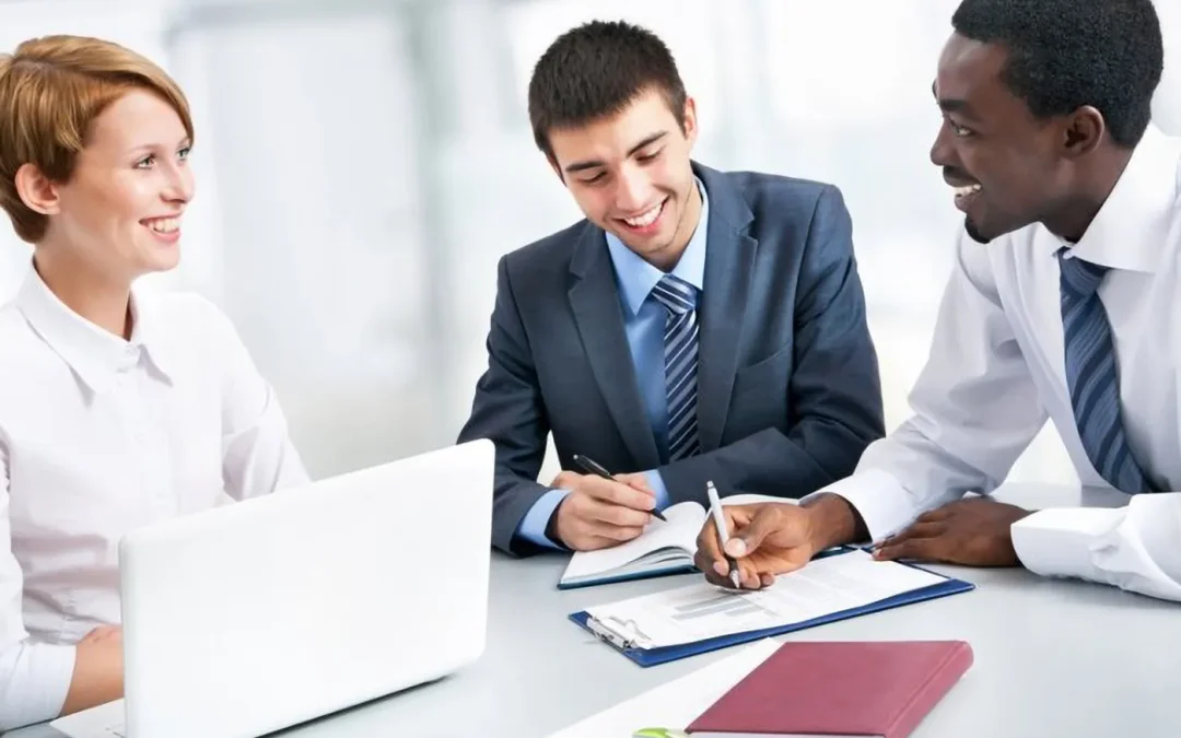 The Growth of Coaching Spawns Critical Differences